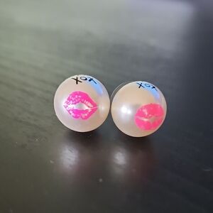 Betsy Johnson Earring